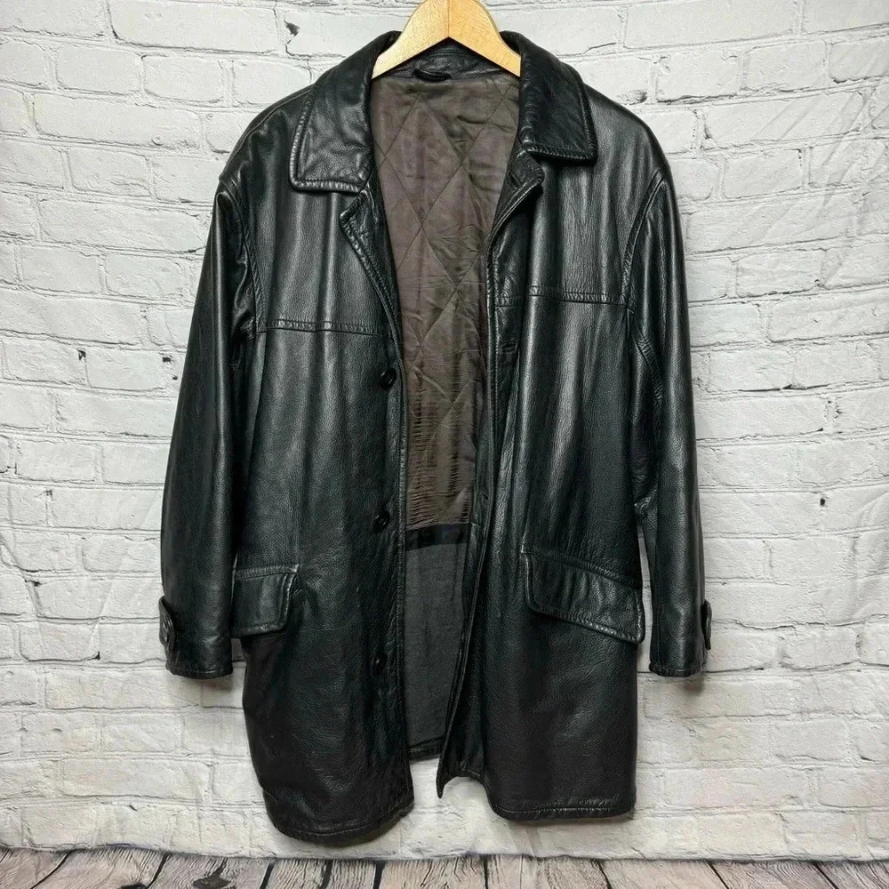 Vintage Hugo Boss Men’s Black Leather Jacket size 42